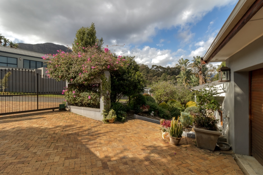 4 Bedroom Property for Sale in Fairview Heights Western Cape